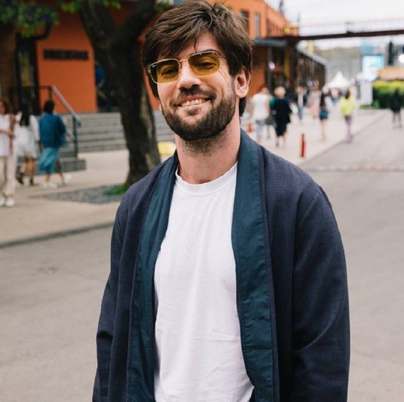 Участник шоу «Голос» Антон Лаврентьев рассказал, как провалил пробы на ...