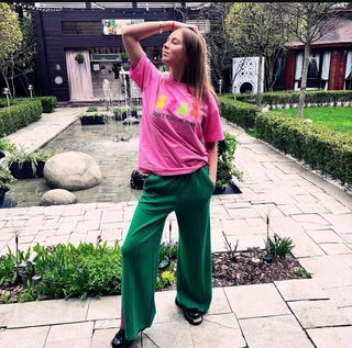 Территория участка у дома. Фото: Инстаграм (запрещён в РФ) @polinadibrova