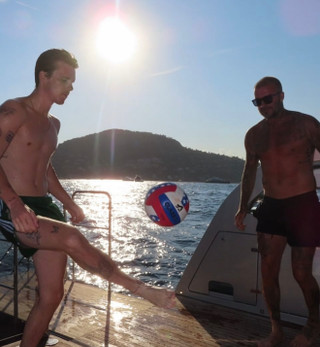 Фото: Instagram (Запрещён в РФ) @victoriabeckham