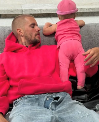 Джастин Бибер с сыном Джеком. Фото: Instagram (Запрещён в РФ) @lilbieber