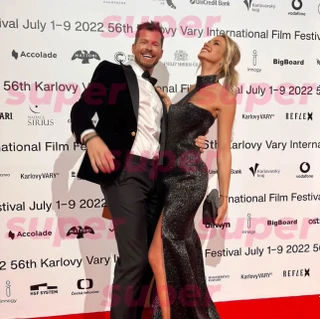 Виктор Фишер и Юлия Власова на кинофестивале в Карловых Варах в 2022 году. Фото: страница в Фейсбуке (запрещён в РФ) Виктора Фишера