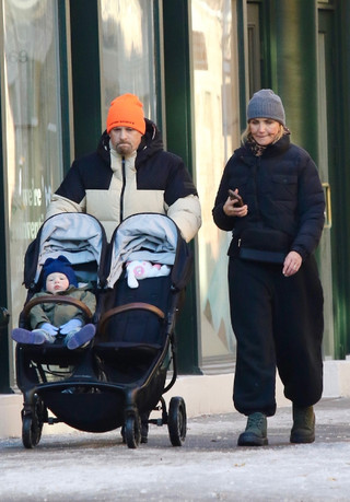 Кэмерон Диаз с мужем и детьми. Фото: Daily Mail