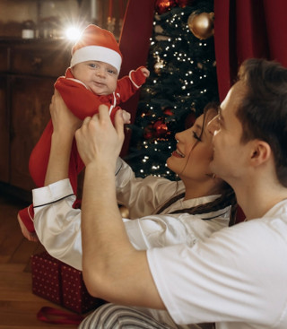 Алёна Косторная и Георгий Куница с сыном. Фото: Instagram (Запрещён в РФ) @aliona_officialnew