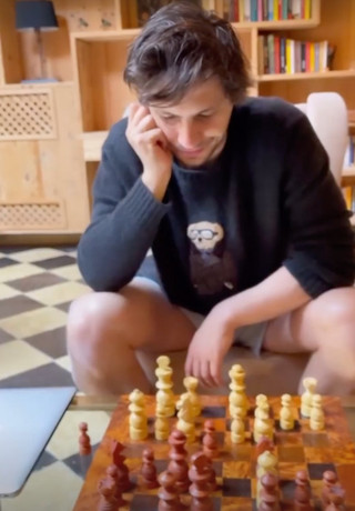 Instagram @kativarnava