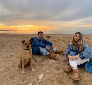 Лера с молодым человеком и псом. Фото: Инстаграм (запрещен в РФ) Леры Козловой