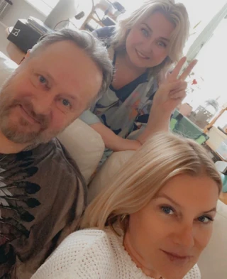 Данилова с семьей Радзюкевичей. Фото: Инстаграм (запрещен в РФ) актрисы