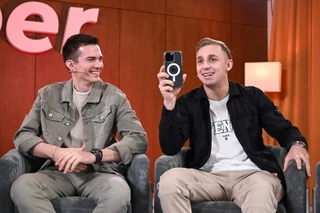 Kolunov и Саша Стоун на паблик-токе Super. Фото: Super.ru / Александра Марченко