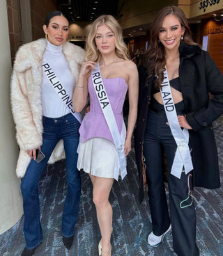 Анна Линникова с участницами от Филиппин и Таиланда. Фото: Инстаграм (запрещен в РФ) героини