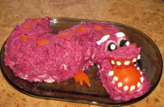 Салат «Дракон». Источник: Пикабу