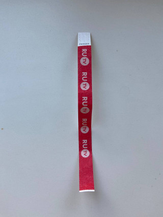 Браслет для прохода на премию RU.TV. Фото: личный архив героя