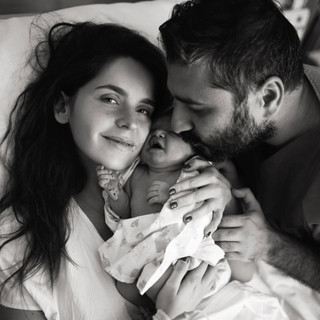 Лиза Моряк и Сарик Андреасян с новорожденной дочерью Шарлиз. Фото: Инстаграм* @moryakliza