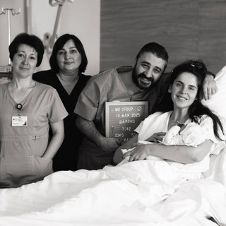 Лиза Моряк и Сарик Андреасян с новорожденной дочерью Шарлиз. Фото: Инстаграм* @moryakliza