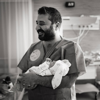 Сарик Андреасян с новорожденной дочерью Шарлиз. Фото: Инстаграм* @moryakliza