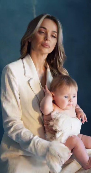 Анна Хилькевич с дочерью Оливией. Фото: кадры из видео в телеграм-канале @khilkevich_anna