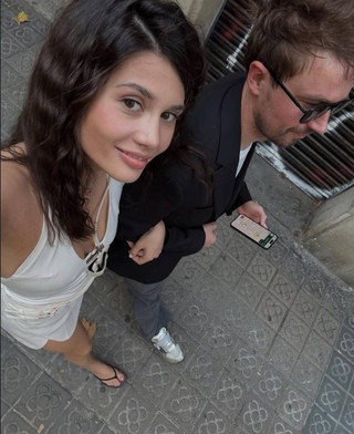 Александр Петров с женой. Фото: Instagram (запрещён в РФ) @viktoriyaantonova_