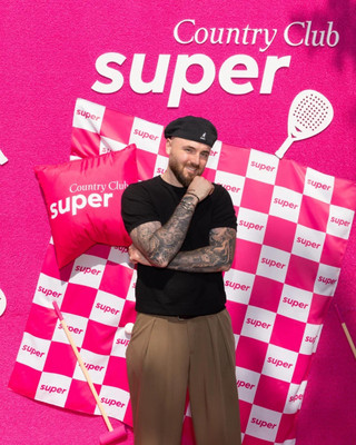 TONI. Фото: Super