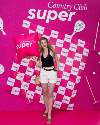 Оля Лёля. Фото: Super