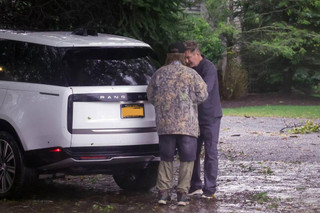 Алек Болдуин на месте происшествия. Фото: TMZ