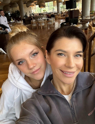 Екатерина Волкова с дочкой. Фото: «ВКонтакте» @volkovaofficial