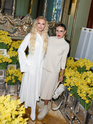 Виктория Шелягова и Кристина Потупчик. Фото: архив пресс-службы