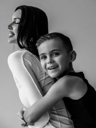 Оксана Самойлова с сыном Давидом. Фото: Инстаграм (запрещён в РФ) @samoylovaoxana