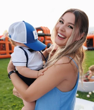 Мария Кожевникова с сыном Александром. Фото: Instagram (Запрещён в РФ) @mkozhevnikova