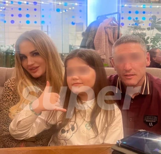 Вероника Нестерова с бывшим мужем Евгением и их дочкой Владиславой. Фото: Инстаграм (запрещен в РФ) @lady_bro_official