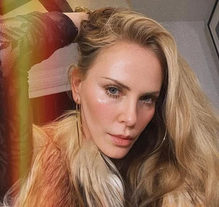 Фото: Инстаграм (запрещён в РФ) @charlizeafrica