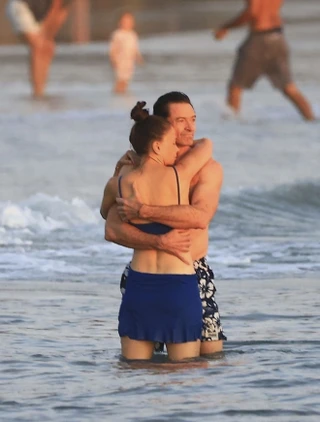 Хью Джекман и Саттон Фостер. Фото: Daily Mail