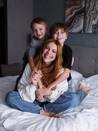 Наталья Подольская с сыновьями. Фото: Соцсети Натальи Подольской