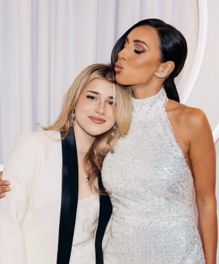 Алсу с дочерью. Фото: Instagram (Запрещён в РФ) @alsou_a