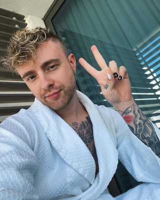 Instagram @egorkreed