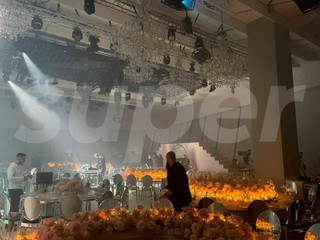 Первые фото декораций, в которых прошла свадьба Оксаны Самойловой и Джигана. Фото: Super