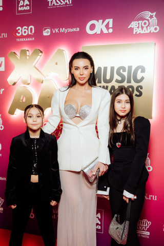 Оксана Самойлова с детьми. Фото: пресс-служба