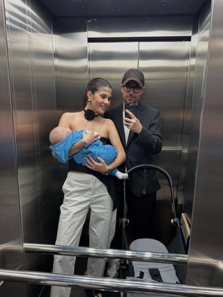 Александр Петров с супругой и сыном. Фото: Инстаграм (запрещён в РФ) @actorsashapetrov