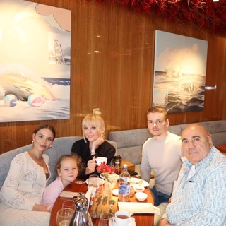 Валерия с семьёй. Фото: Инстаграм* @valeriya