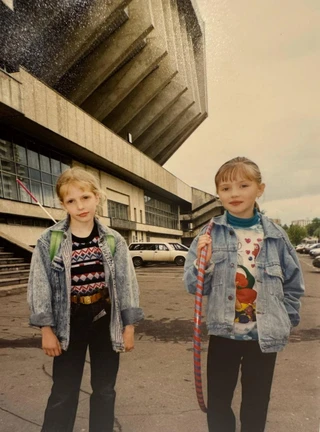 Ольга Кузьмина с подругой. Фото: ТГ-канал olgakuzminaofficial