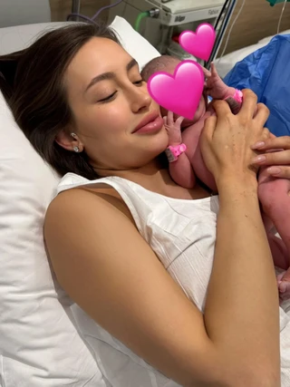 Валентина Иванова с дочерью. Фото: Инстаграм* @halfbloodval