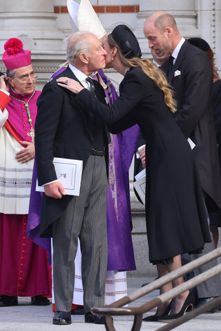 Кейт Миддлтон и Карл III. Фото: Getty Images 