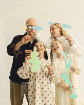 Юра Борисов с семьёй. Фото: Инстаграм (запрещён в РФ) @prababoushka