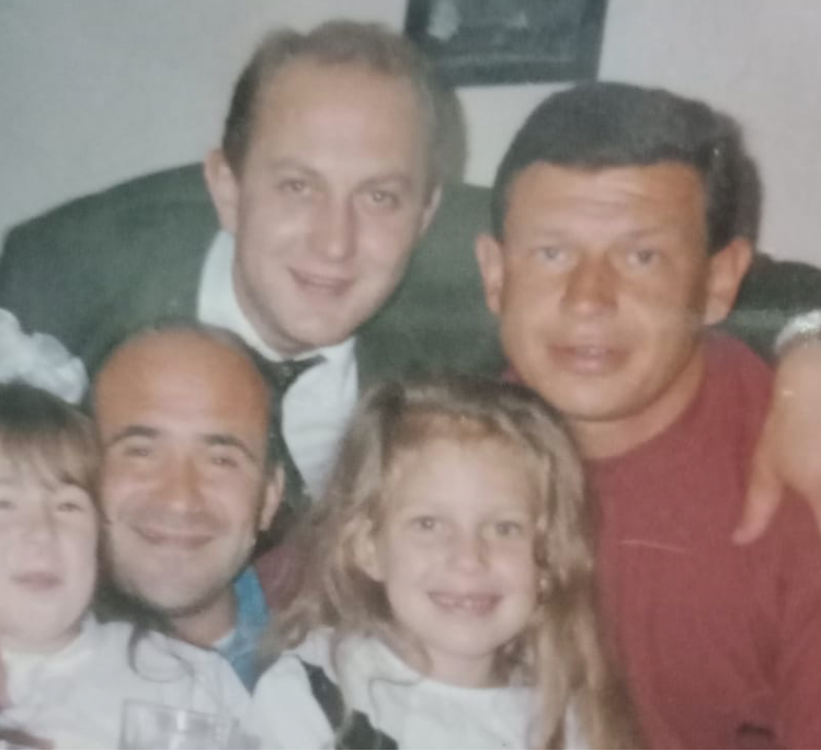 Рита с отцом (справа). Фото: личный архив