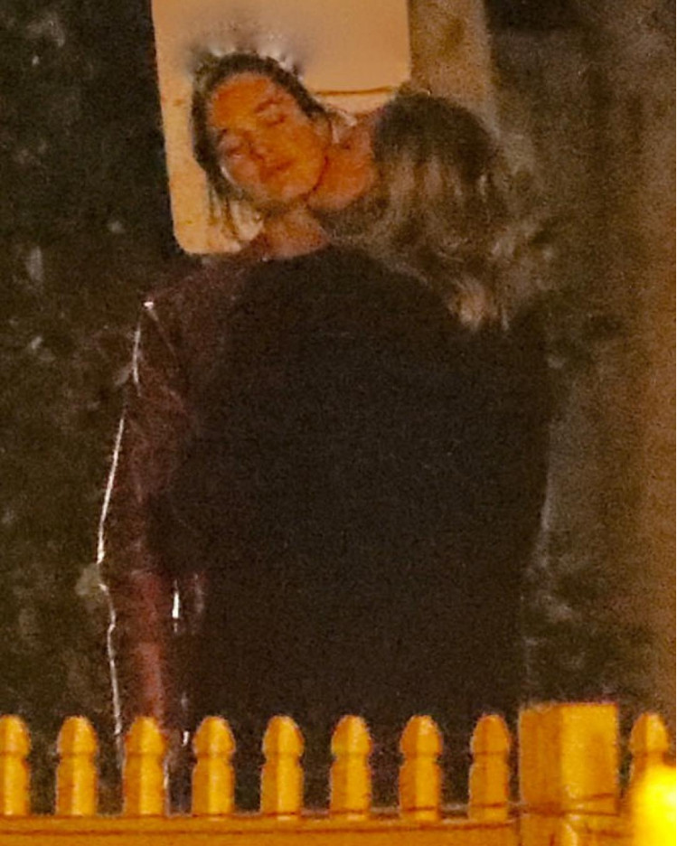 Хлоя Морец и Кейт Харрисон.