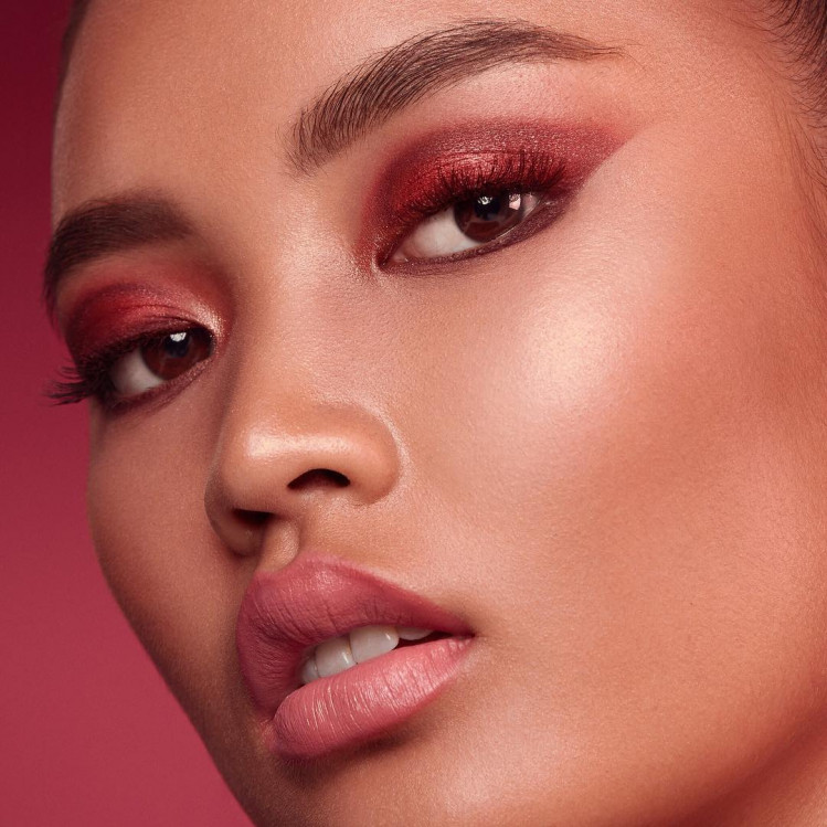 Фото: Instagram @kkwbeauty