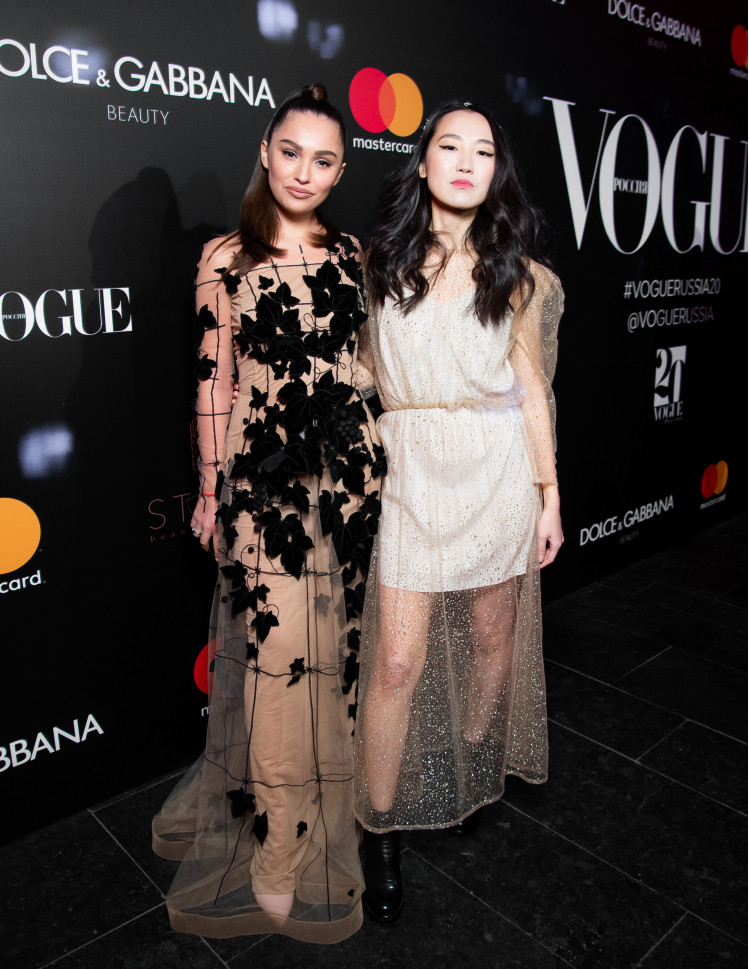 Жена рэпера Мота Мария Мельникова и главный редактор Glamour Иляна Эрднеева. Фото: архивы пресс-служб