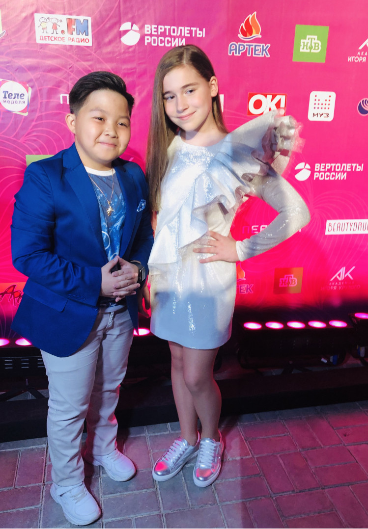 Микелла Абрамова и Ержан Максим Фото: SUPER