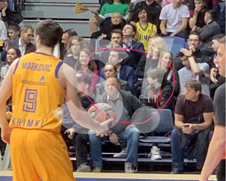 Маша на баскетбольном матче клуба