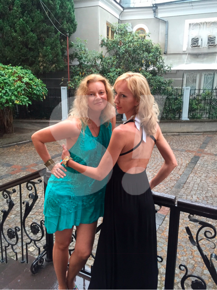 Анна Терехова и Дарья Попова, фото: SUPER