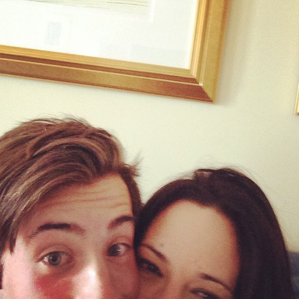 Джимми Беннетт и Азия Ардженто в номере отеля «Ритц-Карлтон»