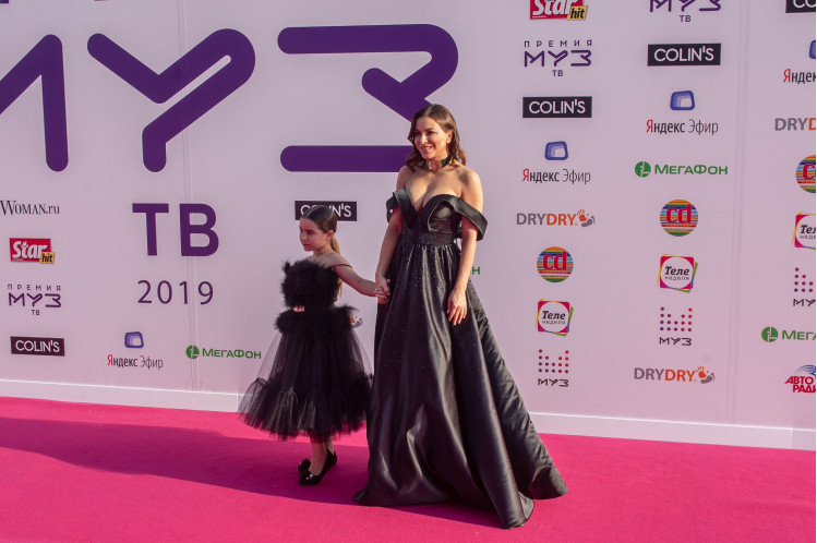 Ани Лорак и дочкой. Фото: Super