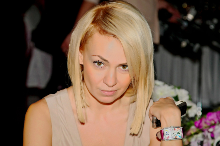 Яна Рудковская. Фото: Woman.ru